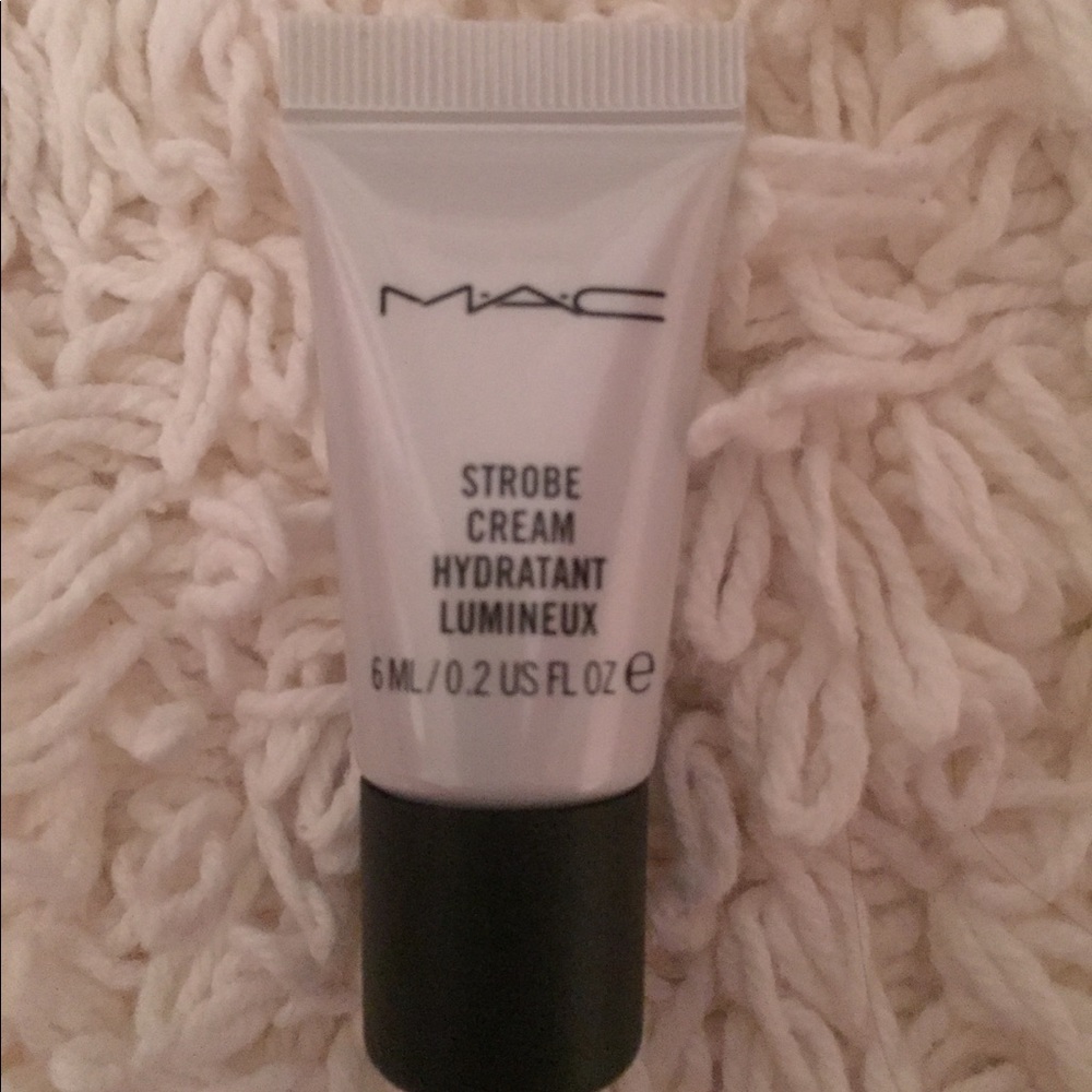 MAC strobe cream